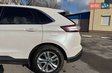 Позашляховик / Кросовер Ford Edge 2015 в 