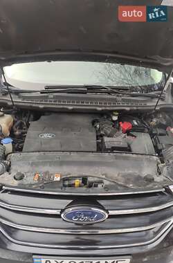 Внедорожник / Кроссовер Ford Edge 2015 в 