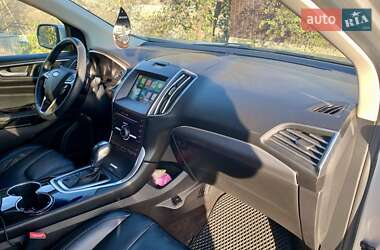 Позашляховик / Кросовер Ford Edge 2016 в Татарбунарах