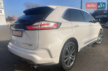 Позашляховик / Кросовер Ford Edge 2019 в 