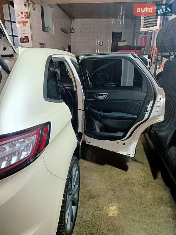 Внедорожник / Кроссовер Ford Edge 2016 в Ивано-Франковске