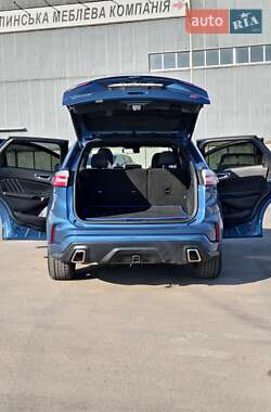Внедорожник / Кроссовер Ford Edge 2018 в 