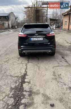 Позашляховик / Кросовер Ford Edge 2019 в 