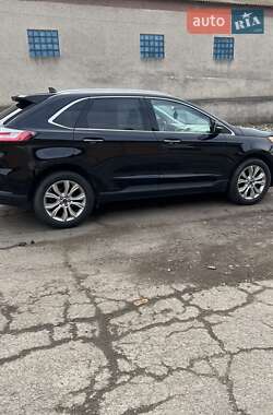 Позашляховик / Кросовер Ford Edge 2019 в 