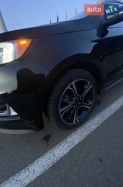 Внедорожник / Кроссовер Ford Edge 2018 в 
