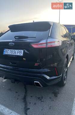 Внедорожник / Кроссовер Ford Edge 2018 в 
