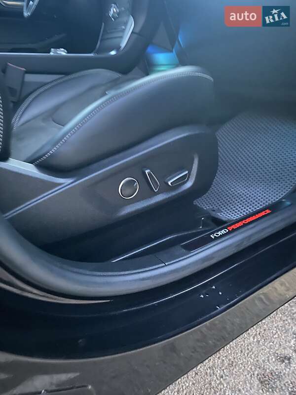 Позашляховик / Кросовер Ford Edge 2018 в Львові