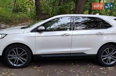 Позашляховик / Кросовер Ford Edge 2019 в 