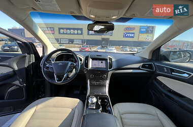 Позашляховик / Кросовер Ford Edge 2019 в 