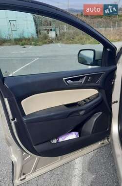 Внедорожник / Кроссовер Ford Edge 2017 в 