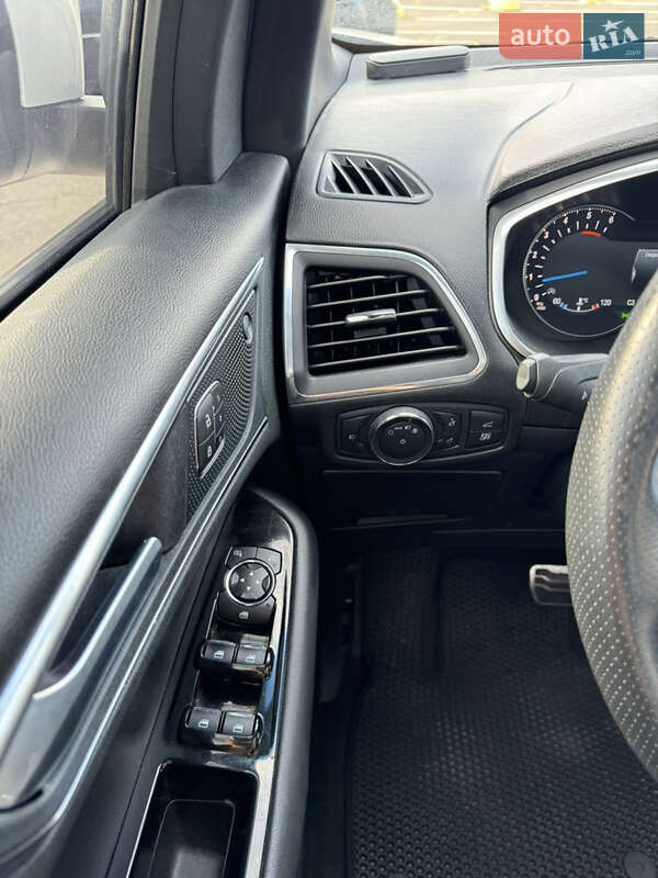Внедорожник / Кроссовер Ford Edge 2019 в Киеве