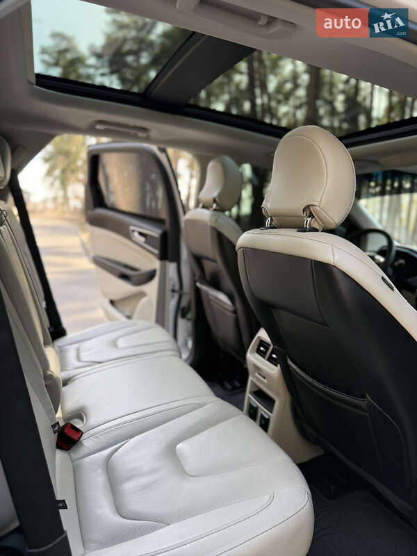 Позашляховик / Кросовер Ford Edge 2016 в Чернігові