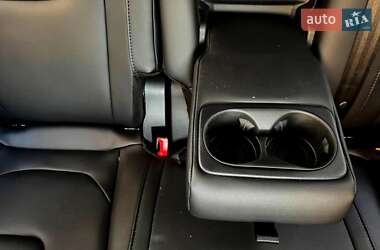 Внедорожник / Кроссовер Ford Edge 2016 в 