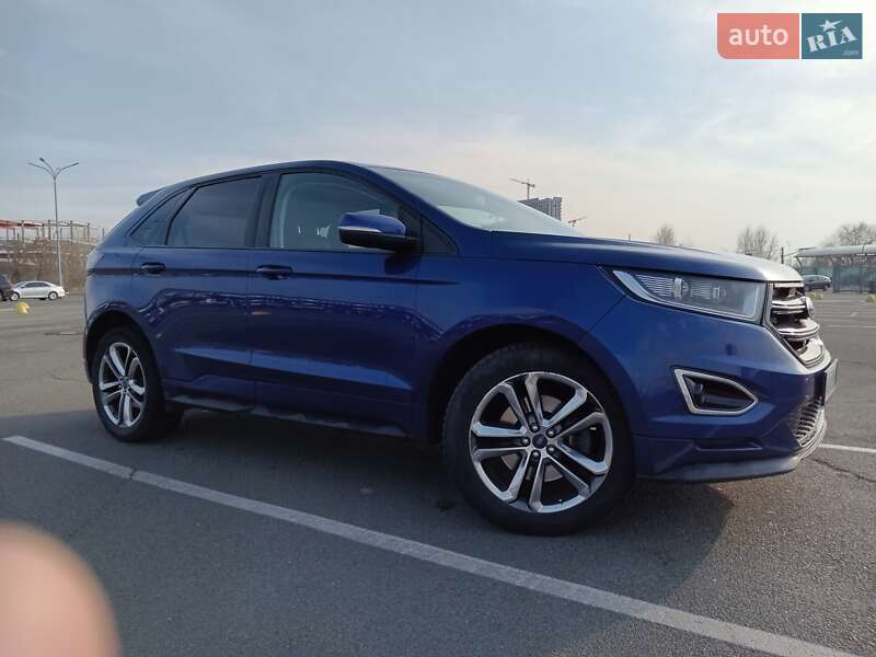 Позашляховик / Кросовер Ford Edge 2015 в 