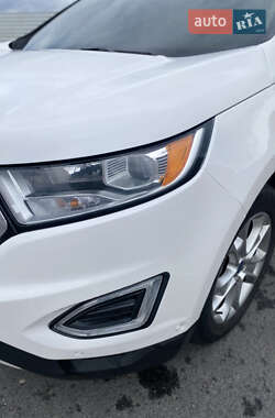 Внедорожник / Кроссовер Ford Edge 2015 в 