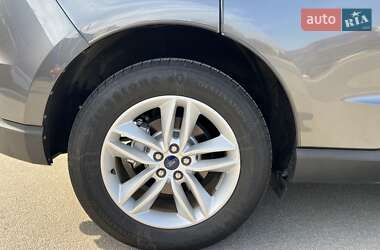 Внедорожник / Кроссовер Ford Edge 2017 в 