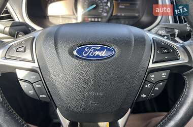 Внедорожник / Кроссовер Ford Edge 2017 в 