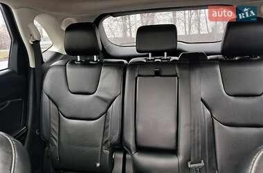 Позашляховик / Кросовер Ford Edge 2019 в 