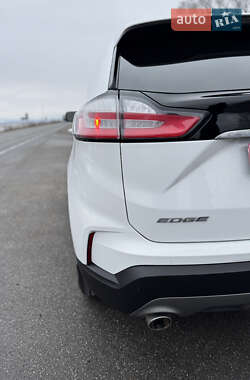 Внедорожник / Кроссовер Ford Edge 2020 в 