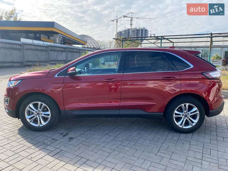 Внедорожник / Кроссовер Ford Edge 2016 в 