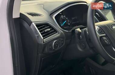 Внедорожник / Кроссовер Ford Edge 2018 в 