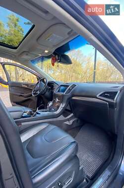 Внедорожник / Кроссовер Ford Edge 2017 в 
