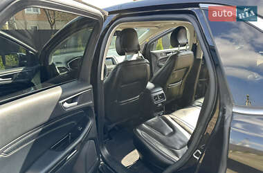 Внедорожник / Кроссовер Ford Edge 2019 в 