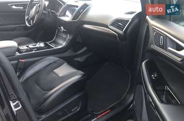 Позашляховик / Кросовер Ford Edge 2019 в 
