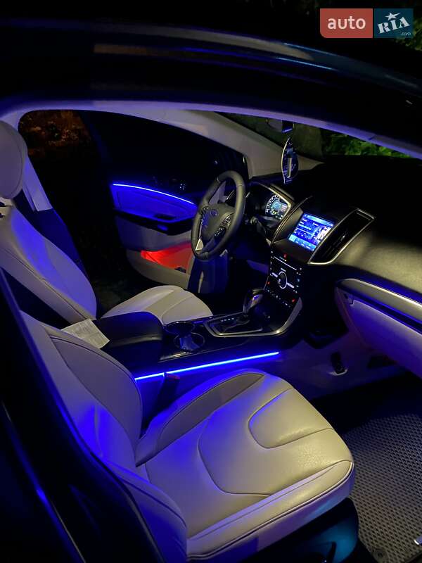 Позашляховик / Кросовер Ford Edge 2016 в Радивиліві