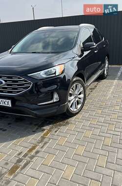 Позашляховик / Кросовер Ford Edge 2019 в 