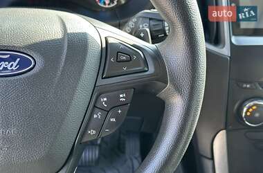 Внедорожник / Кроссовер Ford Edge 2018 в 