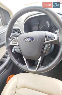 Внедорожник / Кроссовер Ford Edge 2016 в 