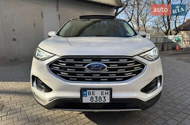 Внедорожник / Кроссовер Ford Edge 2018 в 