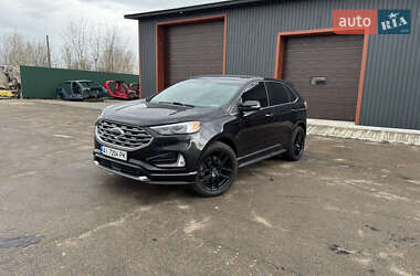Позашляховик / Кросовер Ford Edge 2019 в 