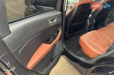 Позашляховик / Кросовер Ford Edge 2019 в 
