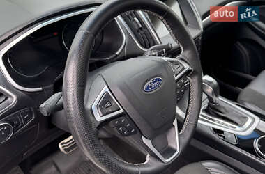 Внедорожник / Кроссовер Ford Edge 2018 в 