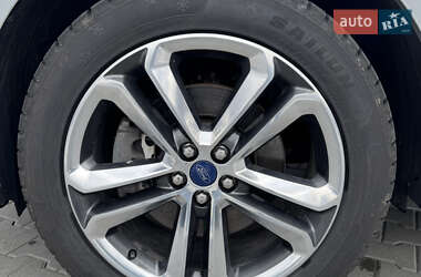 Внедорожник / Кроссовер Ford Edge 2018 в 
