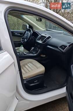 Позашляховик / Кросовер Ford Edge 2015 в 