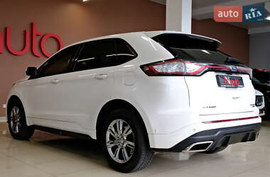 Внедорожник / Кроссовер Ford Edge 2017 в 