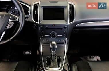 Внедорожник / Кроссовер Ford Edge 2017 в 