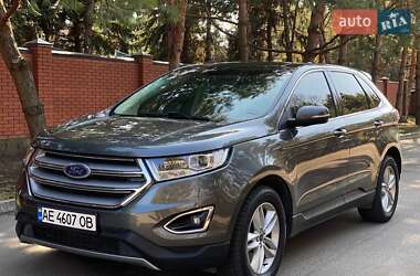 Позашляховик / Кросовер Ford Edge 2015 в 