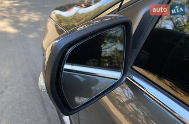Позашляховик / Кросовер Ford Edge 2015 в 