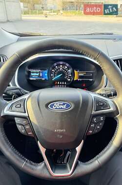 Внедорожник / Кроссовер Ford Edge 2019 в 