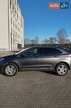 Позашляховик / Кросовер Ford Edge 2018 в 