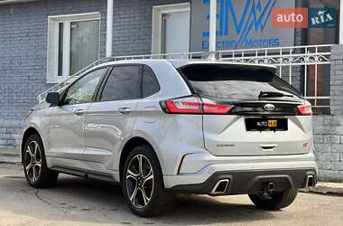 Позашляховик / Кросовер Ford Edge 2019 в 