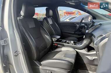 Позашляховик / Кросовер Ford Edge 2019 в 
