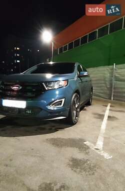 Внедорожник / Кроссовер Ford Edge 2016 в 