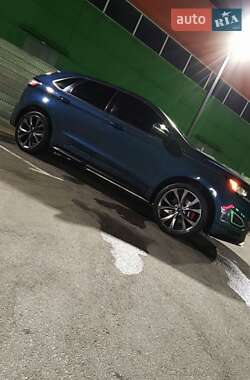 Внедорожник / Кроссовер Ford Edge 2016 в 