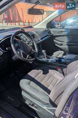 Внедорожник / Кроссовер Ford Edge 2016 в 