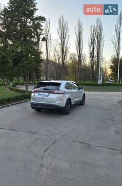 Позашляховик / Кросовер Ford Edge 2017 в 